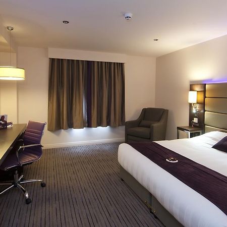 Premier Inn Glasgow East Kilbride - Peel Park Buitenkant foto
