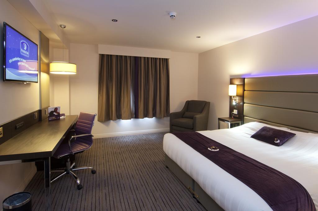 Premier Inn Glasgow East Kilbride - Peel Park Buitenkant foto